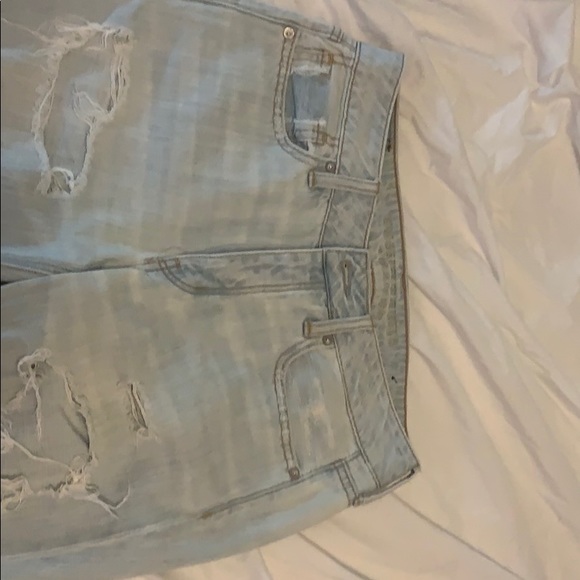 American Eagle Distressed Bleached BF Jeans - Picture 3 of 6